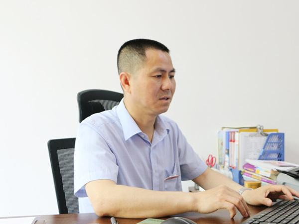 教研处主任：全春和